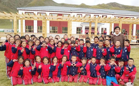 拳拳助學(xué)心，殷殷護(hù)苗情，城望集團(tuán)愛心助力下貢麻鄉(xiāng)小學(xué)